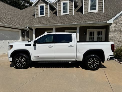 Used 2021 GMC Sierra 1500 AT4 AWD/4WD image 3