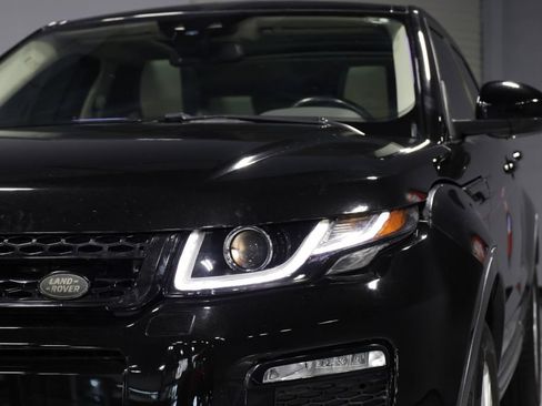 Used 2018 Land Rover Range Rover Evoque SE AWD/4WD image 36