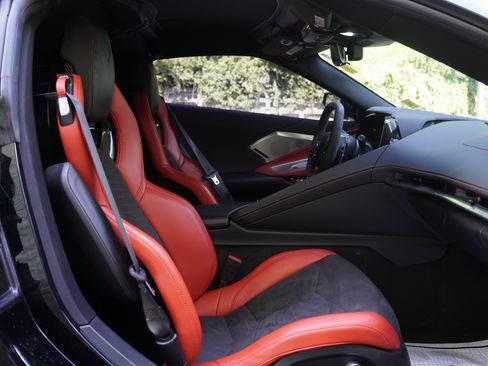 Used 2023 Chevrolet Corvette Stingray Preferred Cpe w/ Z51 Performance Package RWD image 25
