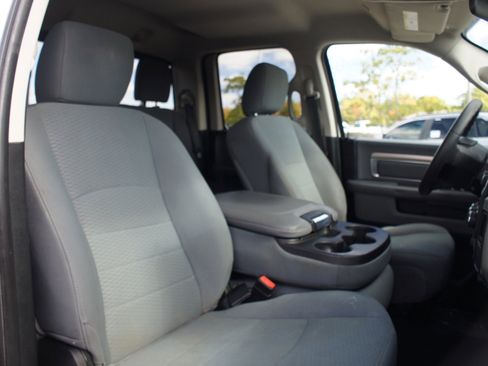 Used 2018 RAM 1500 Classic SLT image 12