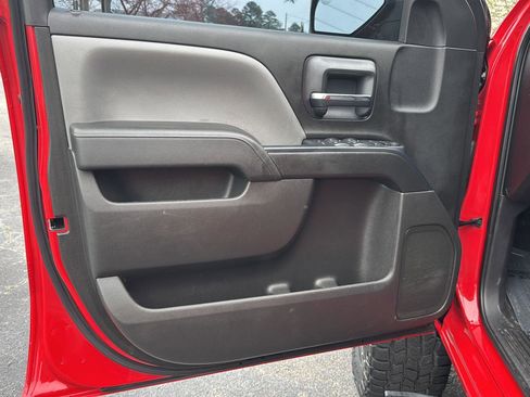 Used 2018 Chevrolet Silverado 1500 Custom w/ Custom Value Package image 14