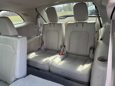 Used 2011 Lincoln MKT AWD w/ Elite Pkg image 17