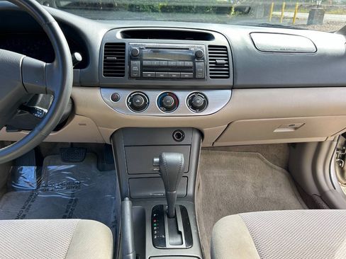 Used 2005 Toyota Camry SE FWD image 37