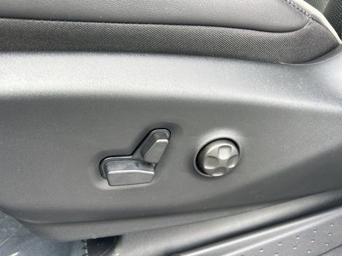 New 2026 Chrysler Pacifica Limited w/ S Appearance Package image 12