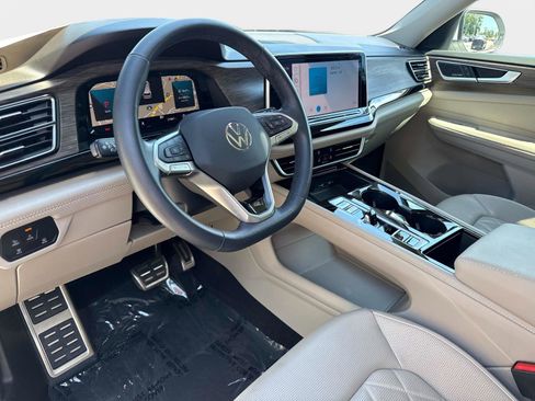 Certified 2024 Volkswagen Atlas SEL Premium R-Line AWD/4WD image 23