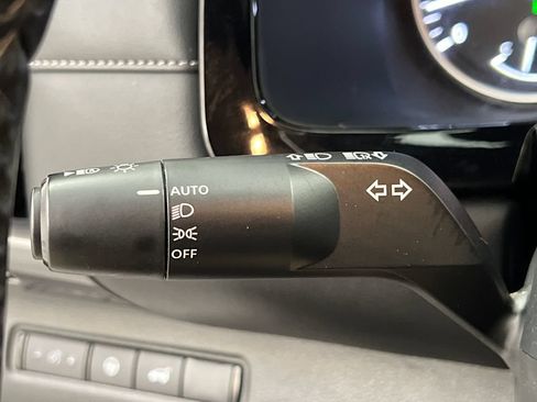 Used 2024 Nissan Pathfinder SL AWD/4WD image 53