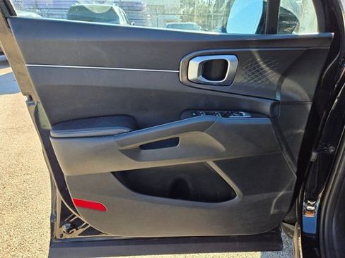 Used 2024 Kia Sorento S image 13