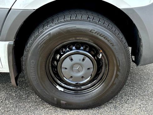 Used 2024 Mercedes-Benz Sprinter 144 Cargo image 28