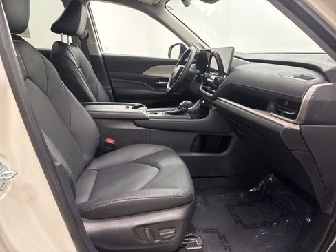 Used 2024 Toyota Grand Highlander Limited image 25