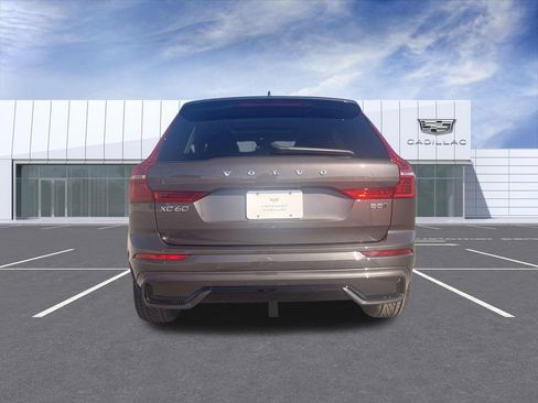 Used 2025 Volvo XC60 B5 Plus image 7