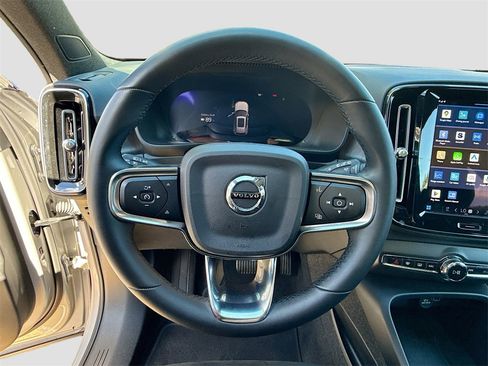 Used 2023 Volvo XC40 Recharge Ultimate w/ Protection Package Premier image 12