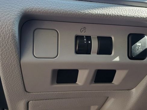 Used 2015 Subaru Forester 2.5i Premium w/ All-Weather Package image 22