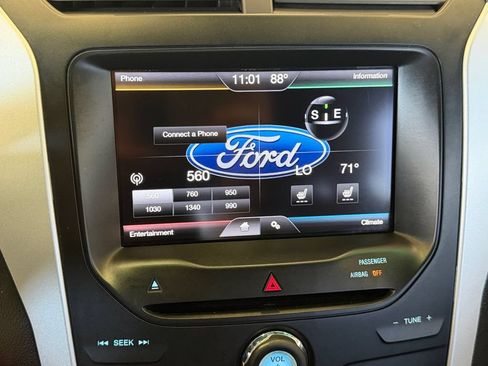 Used 2015 Ford Explorer XLT w/ Equipment Group 202B FWD image 12