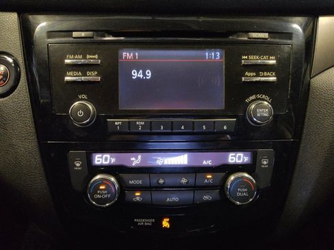 Used 2016 Nissan Rogue SV FWD image 25