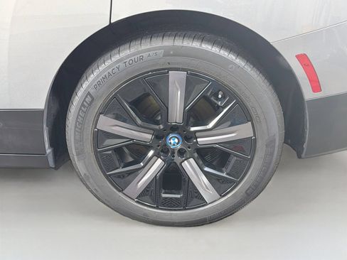 Used 2024 BMW iX xDrive50 w/ Premium Package AWD/4WD image 34