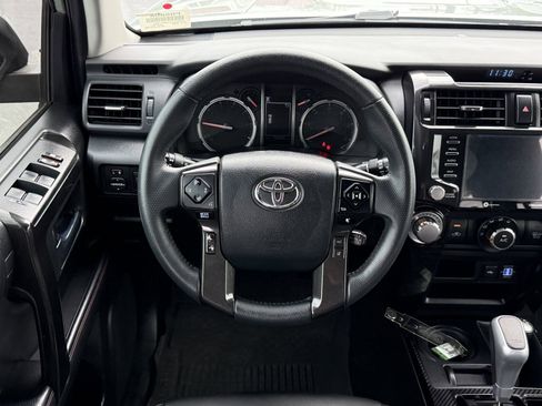 Used 2022 Toyota 4Runner TRD Off-Road Premium w/ Moonroof Package AWD/4WD image 15