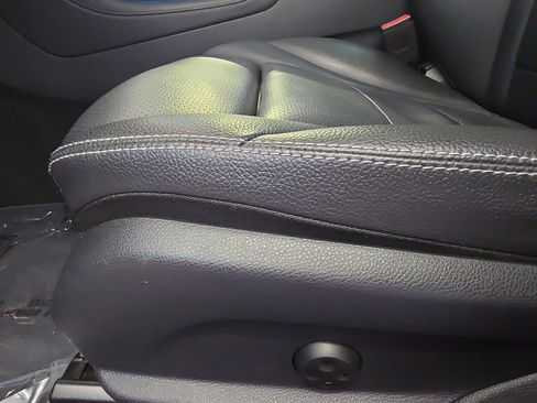 Certified 2019 Mercedes-Benz GLC 300 image 32