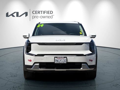 Certified 2024 Kia EV9 Light Long Range RWD image 9