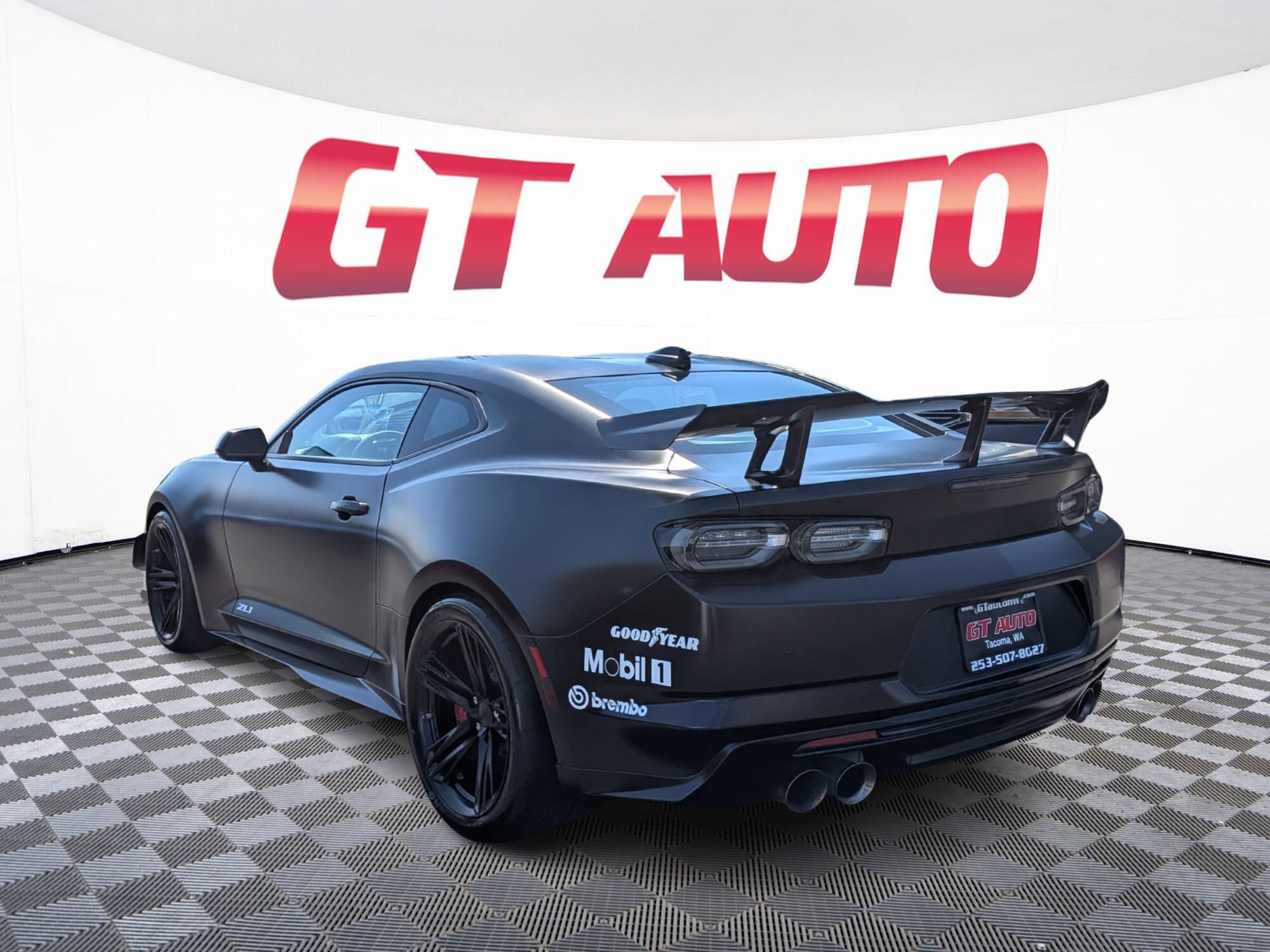 Used 2022 Chevrolet Camaro ZL1 RWD image 3