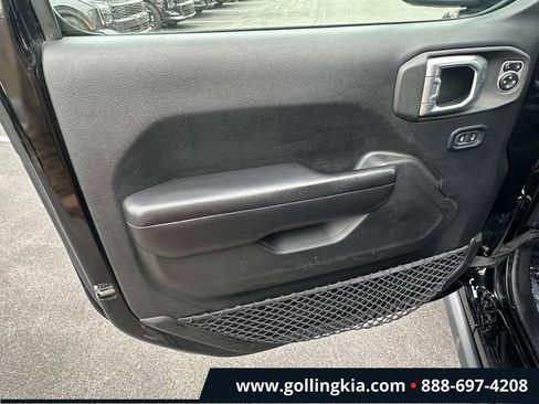 Used 2020 Jeep Wrangler Unlimited Rubicon w/ Dual Top Group image 13