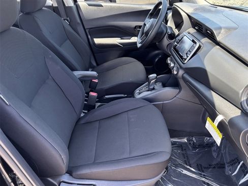 New 2025 Nissan Kicks Play S image 12