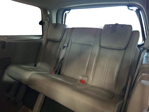 Used 2016 Lincoln Navigator Select RWD image 20