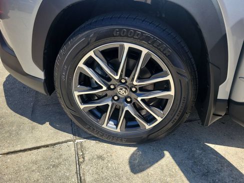 Certified 2026 Toyota Corolla Cross XLE w/ Convenience Package FWD image 28