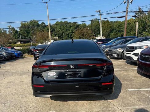 Used 2023 Honda Accord EX image 4