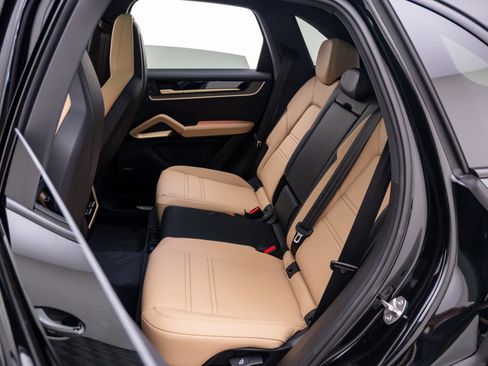 New 2026 Porsche Cayenne AWD/4WD image 16