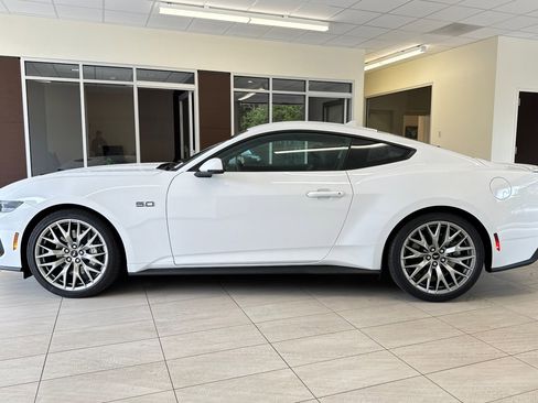 Used 2026 Ford Mustang GT Premium RWD image 7