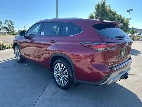 Used 2026 Toyota Highlander Platinum AWD/4WD image 5