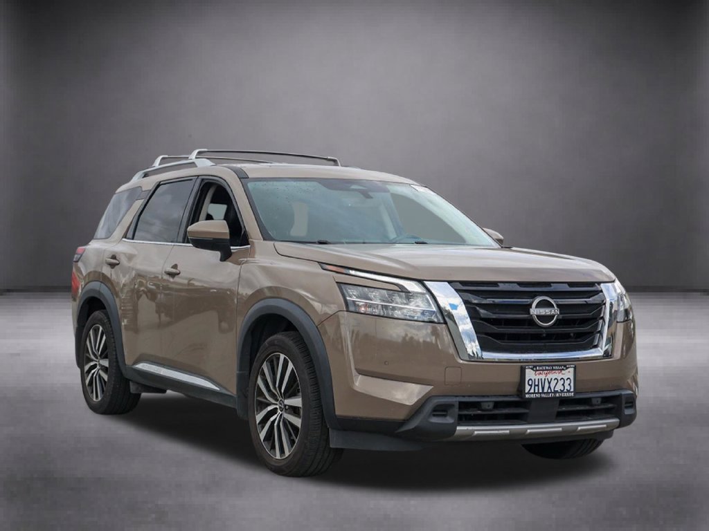 Used 2023 Nissan Pathfinder Platinum FWD image 2
