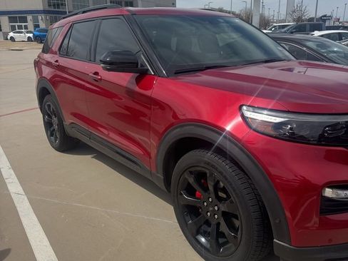 Used 2020 Ford Explorer ST w/ ST Street Pack image 3