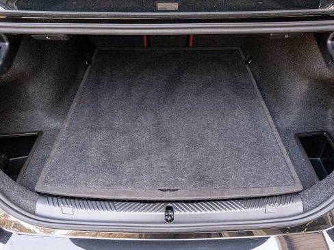 Used 2025 BMW 530i xDrive w/ Premium Package image 29