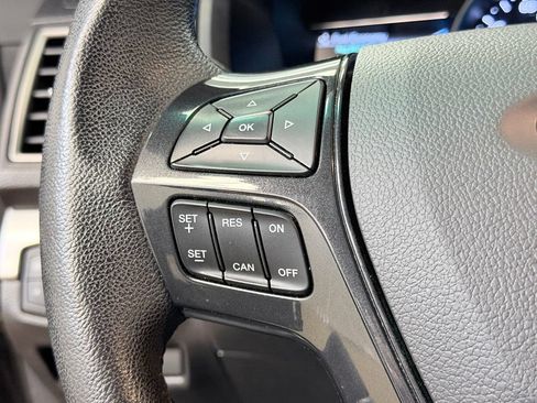 Used 2017 Ford Explorer XLT w/ Equipment Group 202A FWD image 46