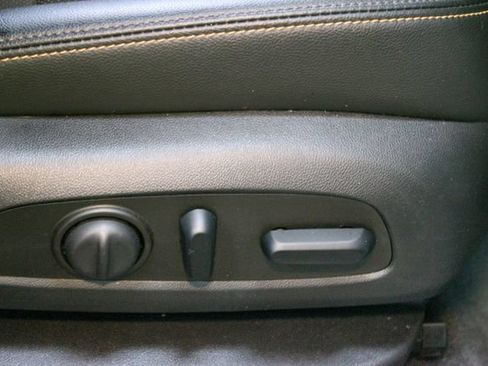 Used 2023 Chevrolet Equinox Premier AWD/4WD image 11