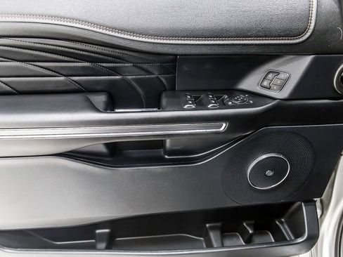 Used 2019 Ford Expedition Platinum RWD image 24