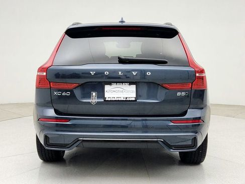 Used 2024 Volvo XC60 B5 Plus w/ Climate Package image 6