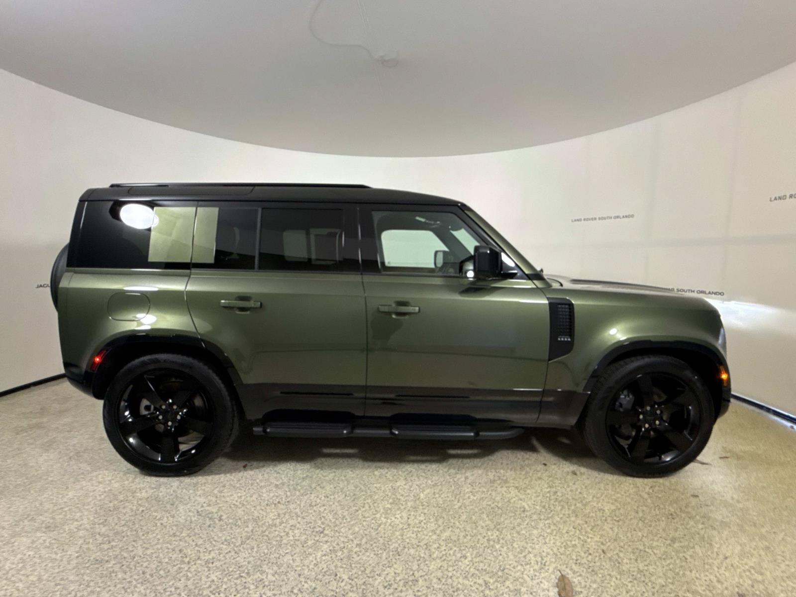 New 2026 Land Rover Defender 110 X-Dynamic SE AWD/4WD image 6