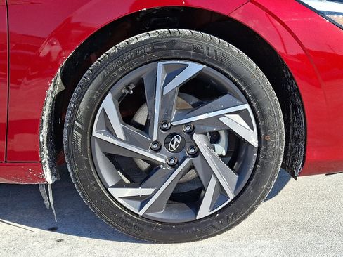 Certified 2025 Hyundai Elantra Sport w/ Cargo Package image 8