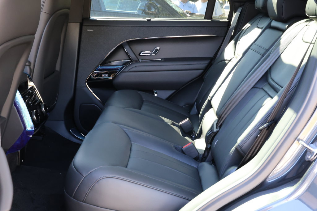 New 2026 Land Rover Range Rover Sport SE AWD/4WD image 25