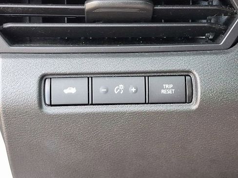 Used 2024 Nissan Altima 2.5 SV image 28