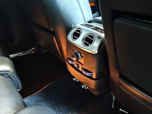 Used 2010 Rolls-Royce Ghost RWD image 28