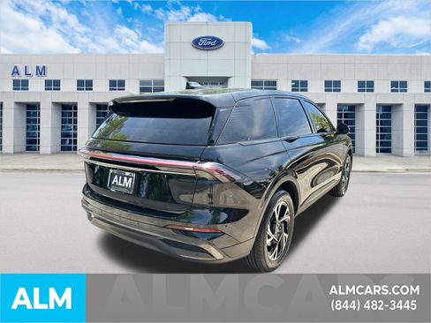 Used 2025 Lincoln Nautilus Premier w/ Equipment Group 102A AWD/4WD image 5