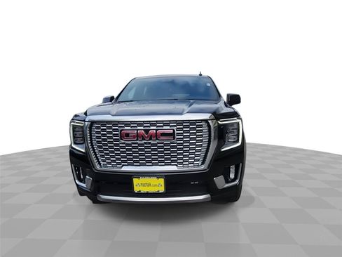 Used 2024 GMC Yukon Denali w/ Advanced Technology Package AWD/4WD image 3