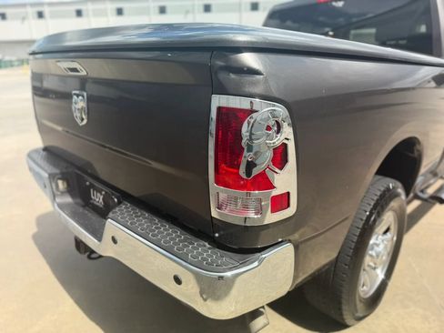 Used 2018 RAM 2500 Tradesman w/ Chrome Appearance Group RWD image 9