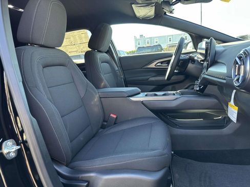 New 2026 Chevrolet Equinox EV LT image 24