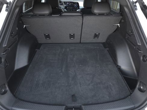 Used 2025 Chevrolet Equinox EV LT image 31