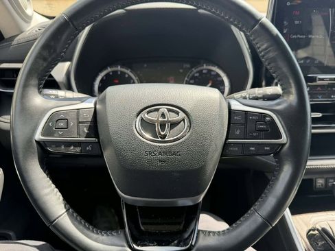 Used 2022 Toyota Highlander Platinum AWD/4WD image 14