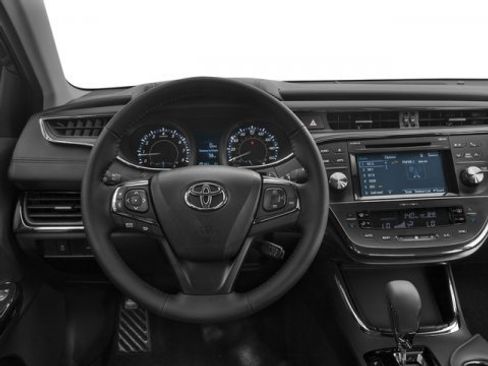 Used 2018 Toyota Avalon XLE image 7